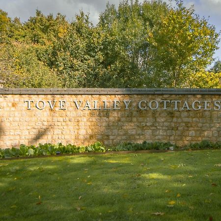 Apartamento Mole Hole Towcester Exterior foto