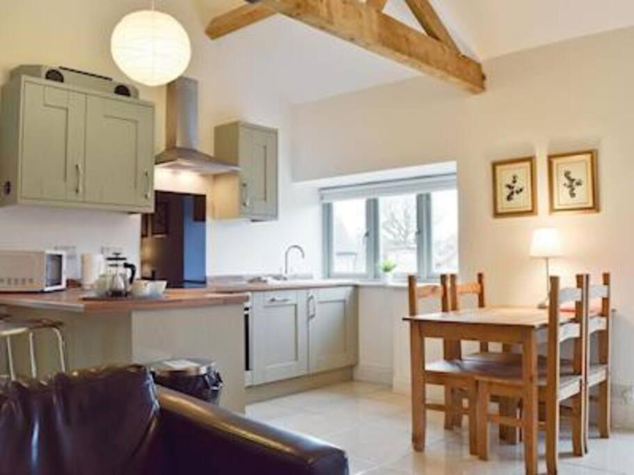 Apartamento Mole Hole Towcester Exterior foto